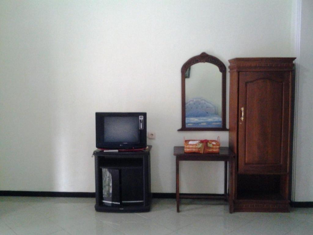 Hotel Wisma Djaja Syariah Bojonegoro Rum bild