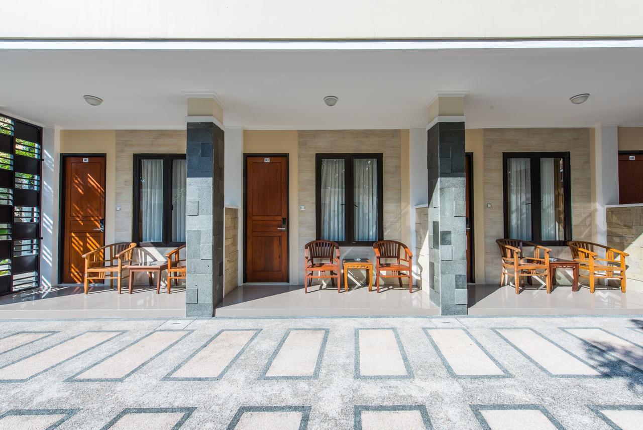 Hotel Wisma Djaja Syariah Bojonegoro Exteriör bild